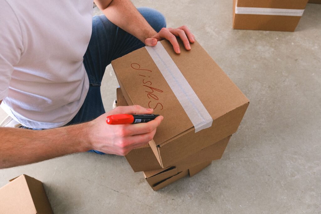 The right moving box makes packing faster and safer.